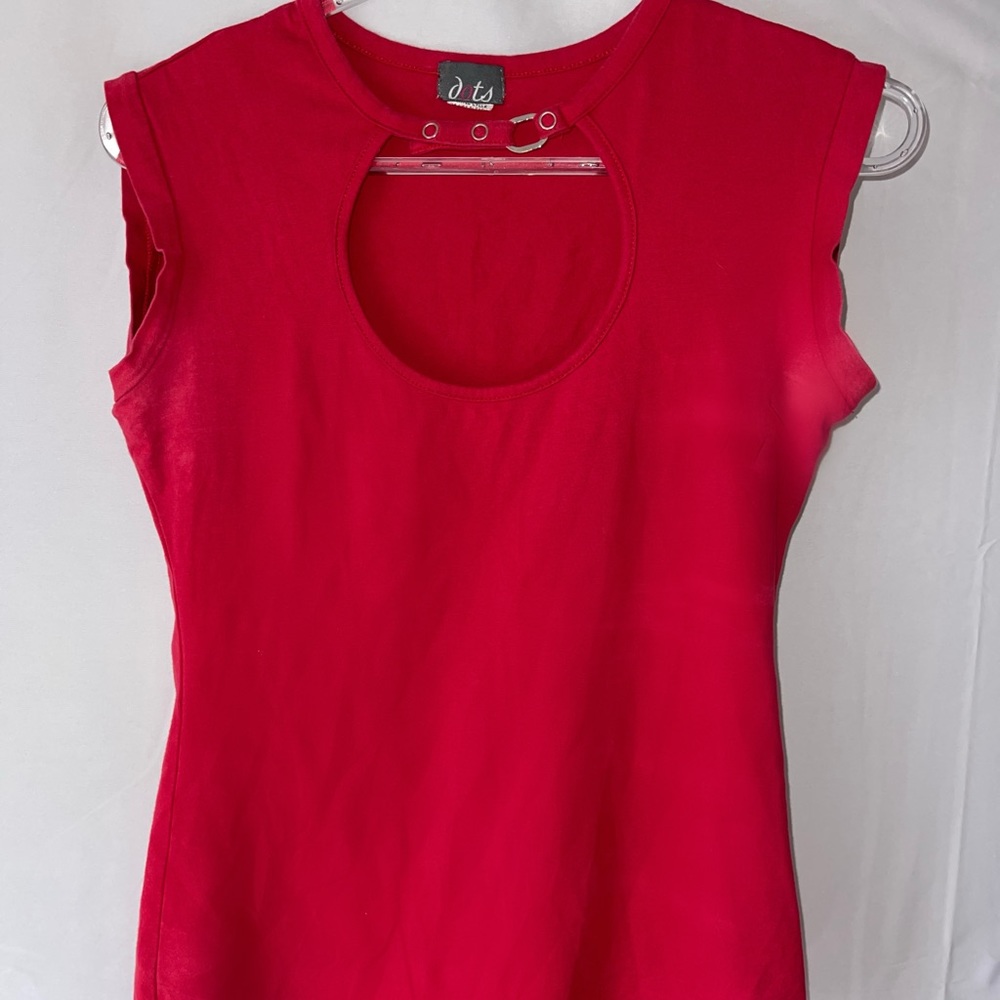 Red Cut-Out Tank - Picture 5 of 5